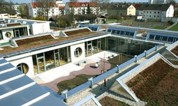 Draufsicht in den Innenhof der Philipp Neri Schule | © Caritas München und Oberbayern